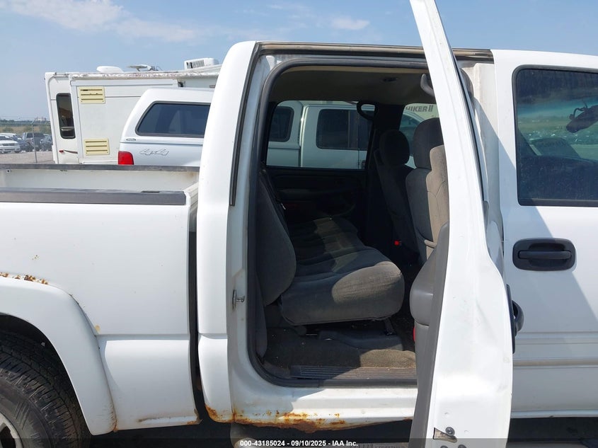 2005 Chevrolet Silverado 1500 Z71 VIN: 2GCEK13T751361071 Lot: 43185024