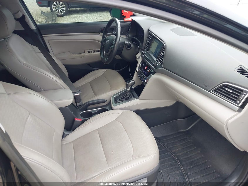 2017 HYUNDAI ELANTRA LIMITED - 5NPD84LFXHH036536