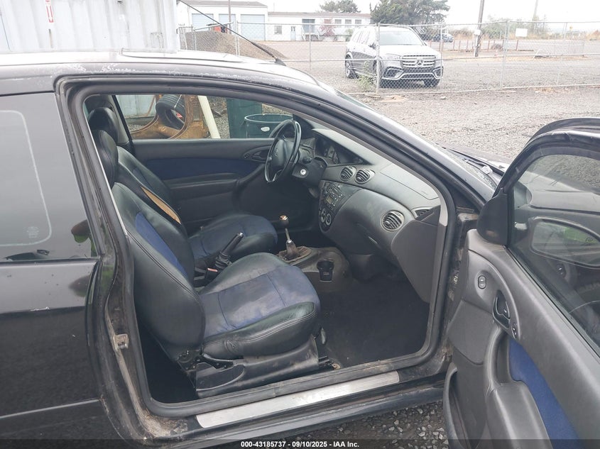 3FAHP395X2R188534 2002 FORD FOCUS photo no. 5