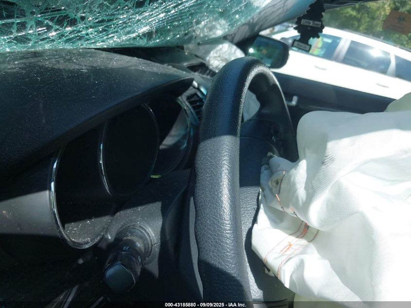 2011 Kia Sorento Lx VIN: 5XYKTCA11BG140760 Lot: 43185880