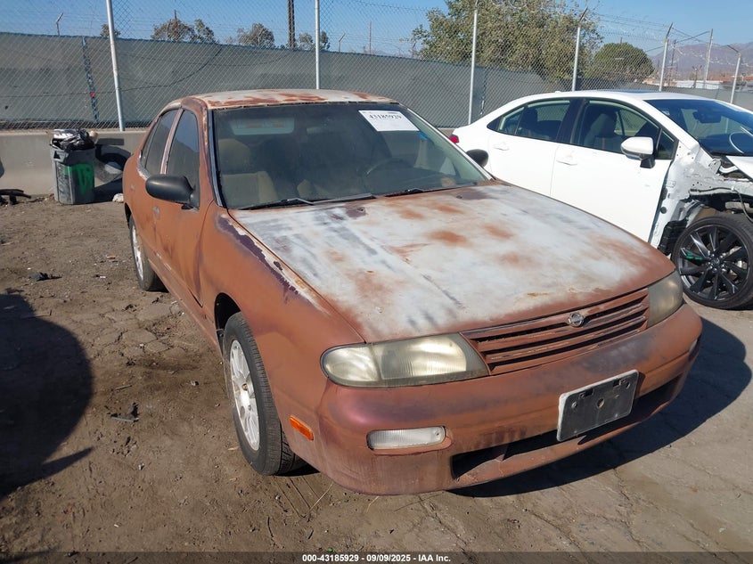 1N4BU31D7VC228685 1997 Nissan Altima Gle/Gxe/Se/Xe auction photo 1