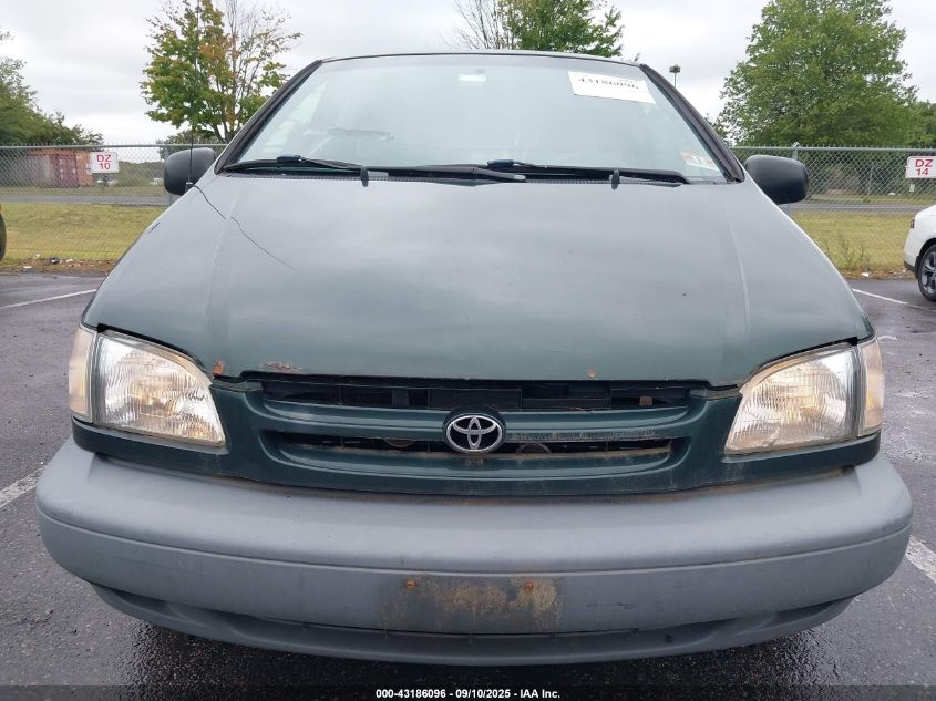 1999 Toyota Sienna Le VIN: 4T3ZF13C2XU121880 Lot: 43186096