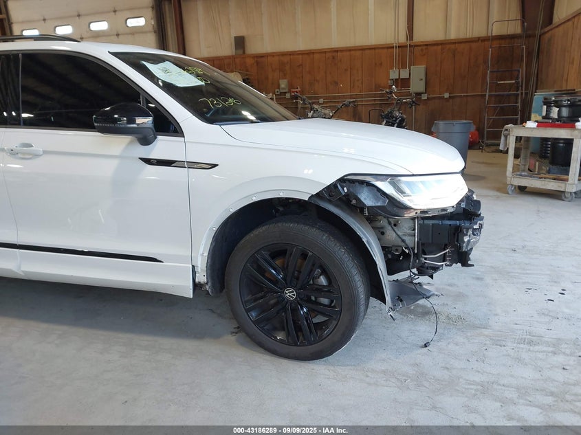 2022 VOLKSWAGEN TIGUAN 2.0T SE R-LINE BLACK - 3VV8B7AX1NM032107