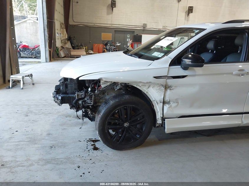 2022 VOLKSWAGEN TIGUAN 2.0T SE R-LINE BLACK - 3VV8B7AX1NM032107