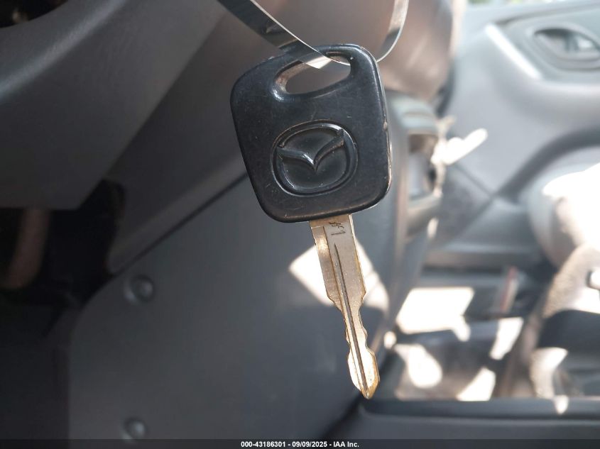 2004 Mazda Tribute Lx V6 VIN: 4F2YZ94194KM25260 Lot: 43186301