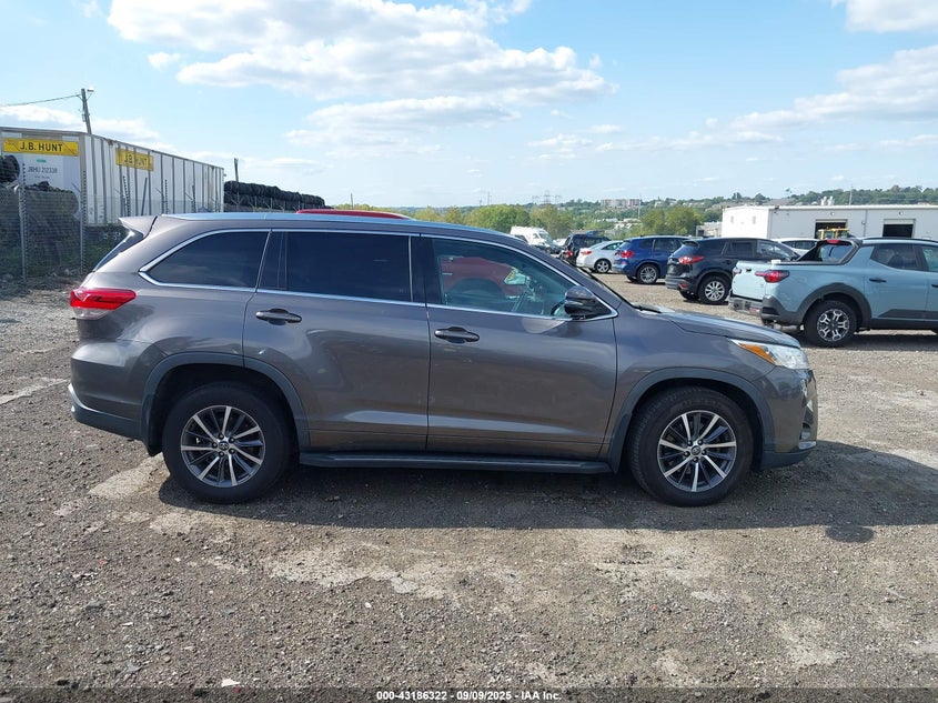 2017 TOYOTA HIGHLANDER XLE - 5TDJZRFH9HS407089