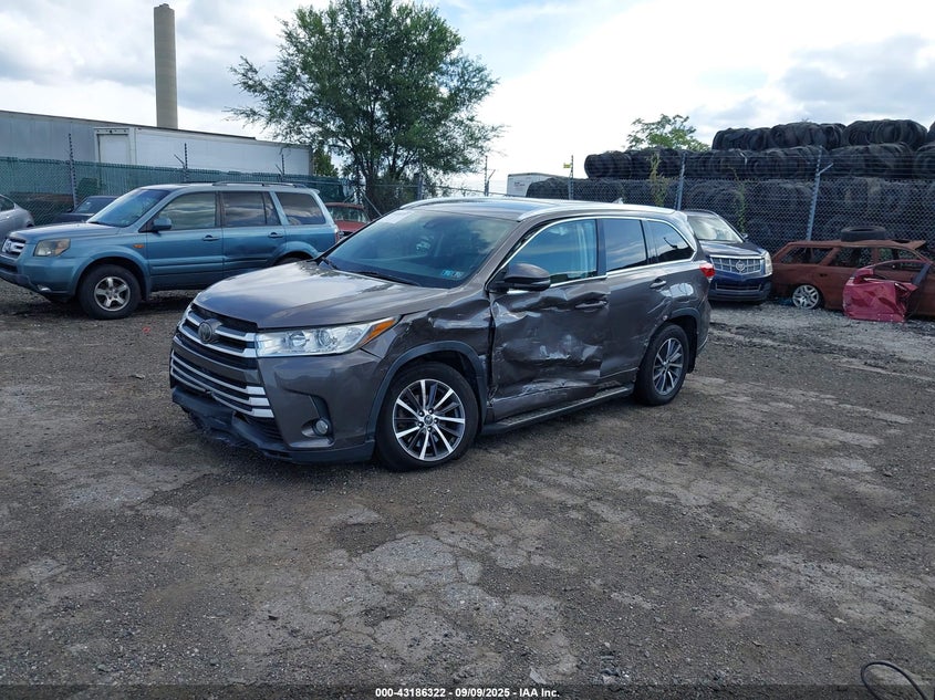 2017 TOYOTA HIGHLANDER XLE - 5TDJZRFH9HS407089
