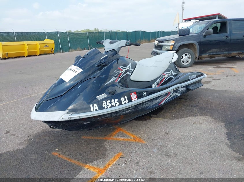 2010 Yamaha Deluxe black null null YAMA2377B010 photo #3