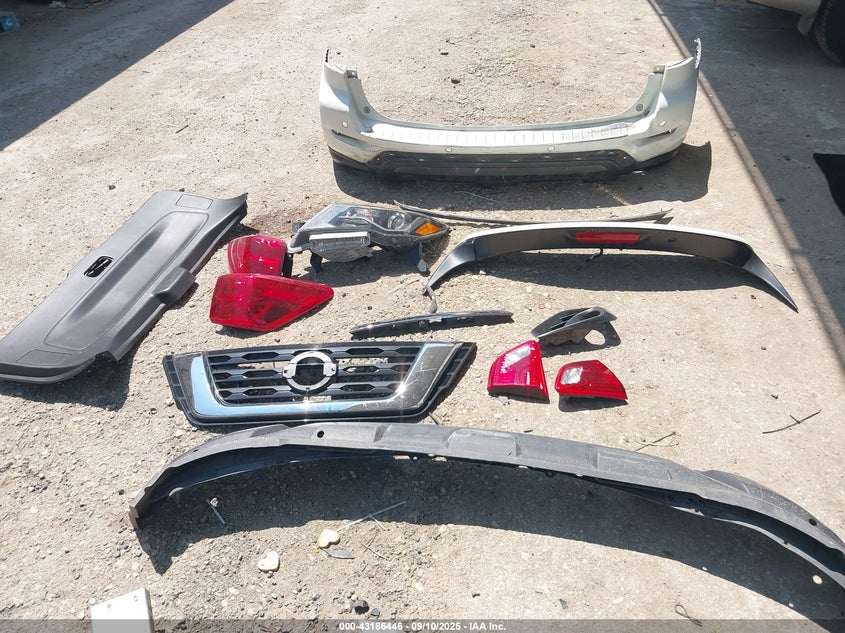 2020 NISSAN PATHFINDER SV 2WD - 5N1DR2BN6LC646542