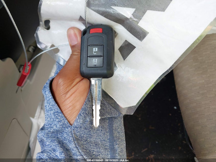 2017 MITSUBISHI OUTLANDER SPORT 2.0 ES - JA4AP3AUXHZ000494