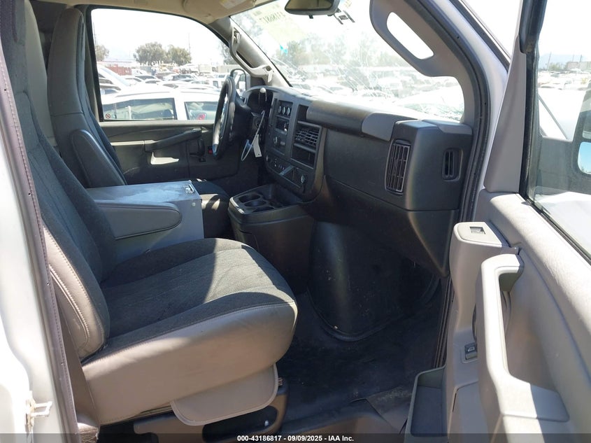 2020 CHEVROLET EXPRESS CARGO RWD 2500 REGULAR WHEELBASE WT - 1GCWGAFG7L1268834