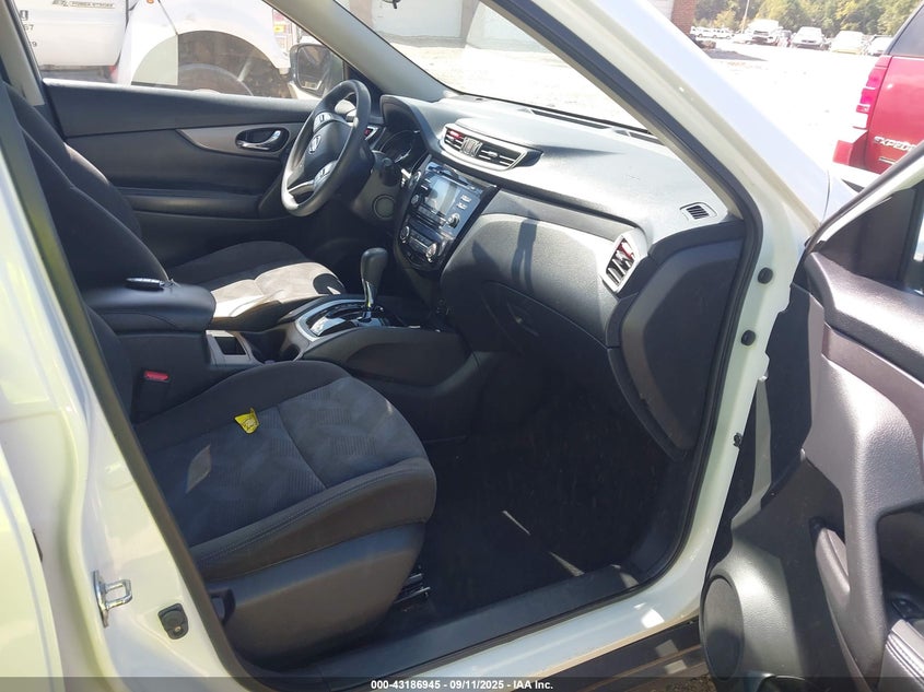 2015 NISSAN ROGUE SV KNMAT2MT7FP528601