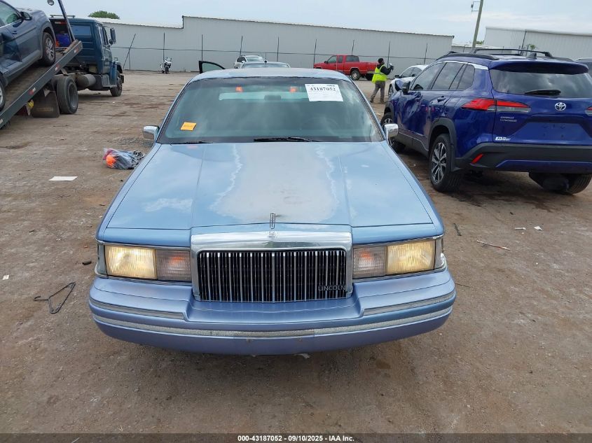 1994 Lincoln Town Car Signature/Tournament VIN: 1LNLM82W8RY695307 Lot: 43187052