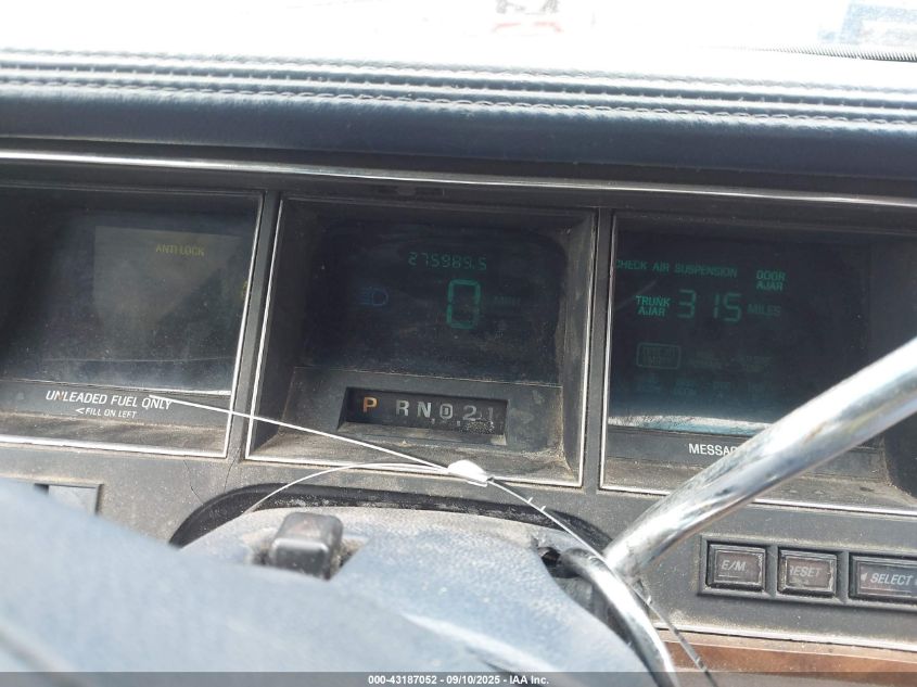 1994 Lincoln Town Car Signature/Tournament VIN: 1LNLM82W8RY695307 Lot: 43187052