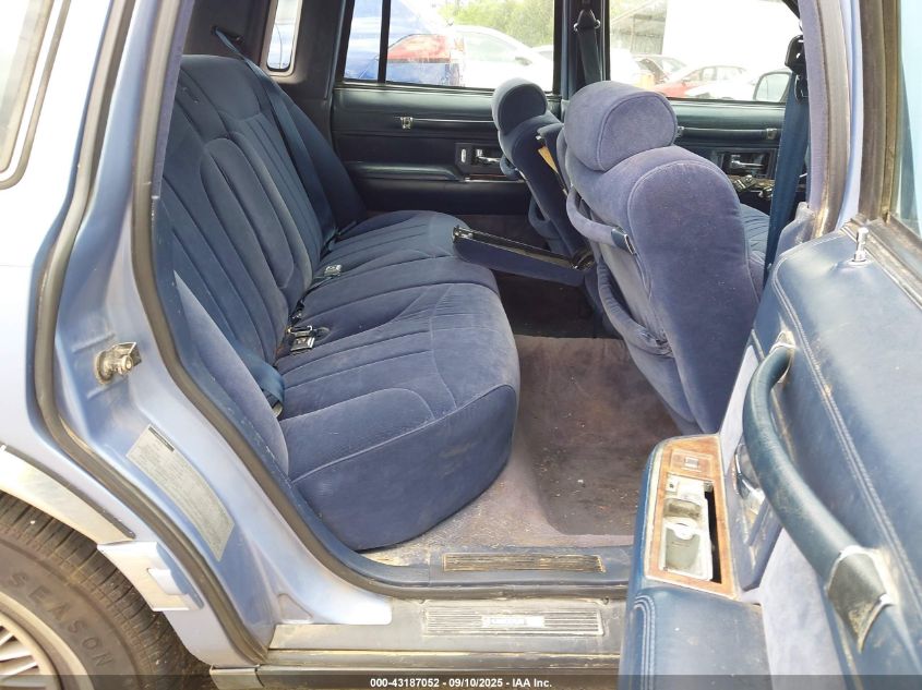 1994 Lincoln Town Car Signature/Tournament VIN: 1LNLM82W8RY695307 Lot: 43187052