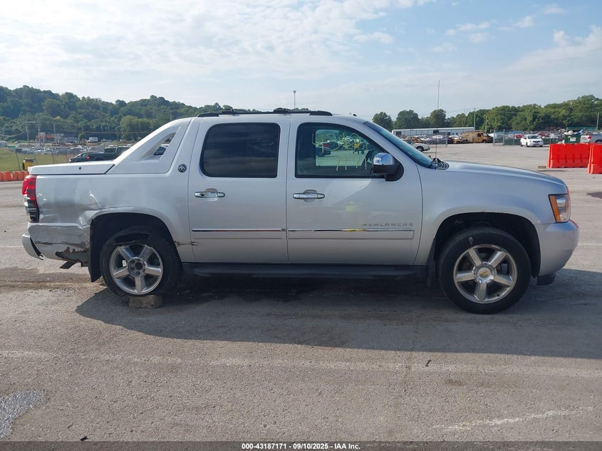 2013 Chevrolet Avalanche Ltz VIN: 3GNTKGE7XDG381435 Lot: 43187171