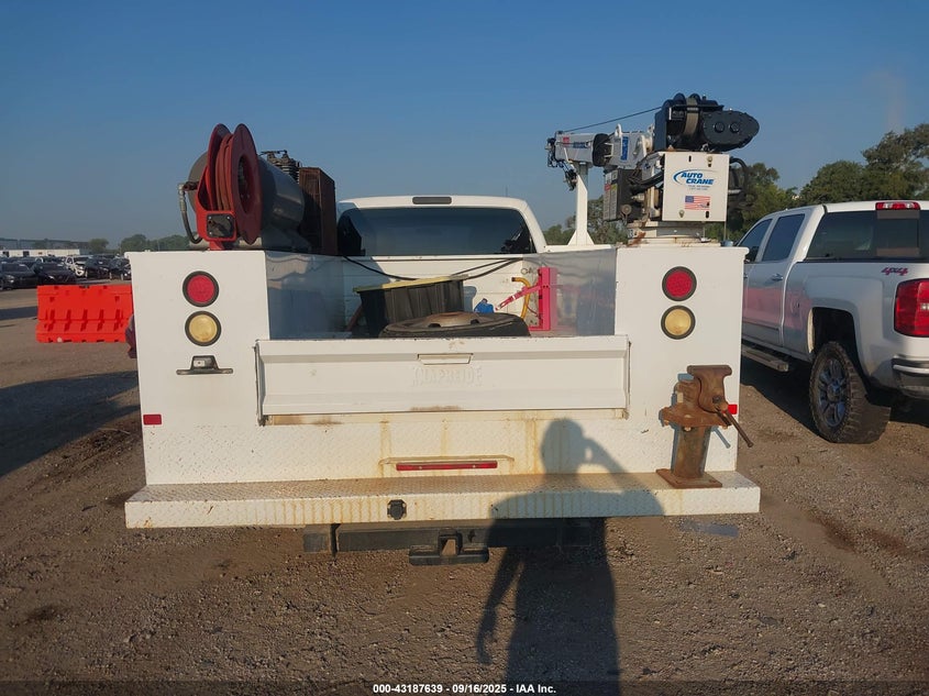 2015 Ford F-350 Chassis Xl VIN: 1FD8X3HT4FEC04094 Lot: 43187639