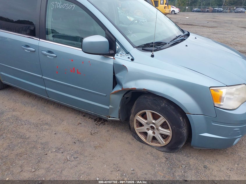 2008 Chrysler Town & Country Touring VIN: 2A8HR54P08R805567 Lot: 43187702