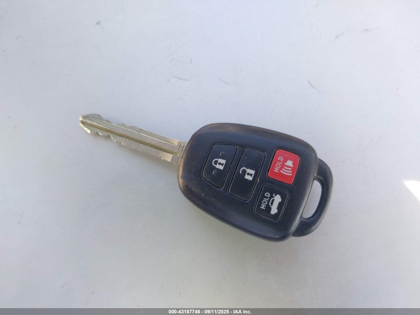 2015 TOYOTA COROLLA LE - 5YFBURHE9FP257741