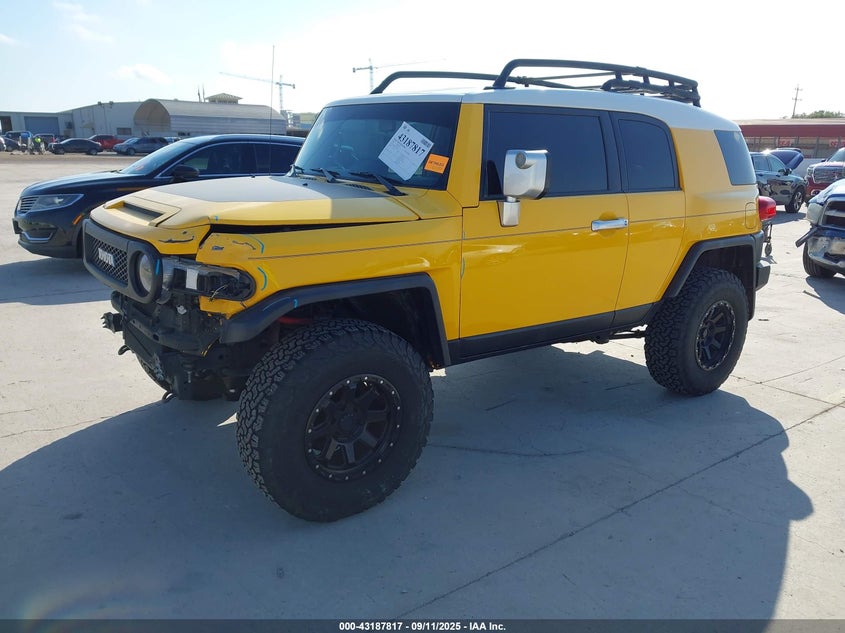 JTEBU11F470085162 2007 TOYOTA FJ CRUISER photo no. 2