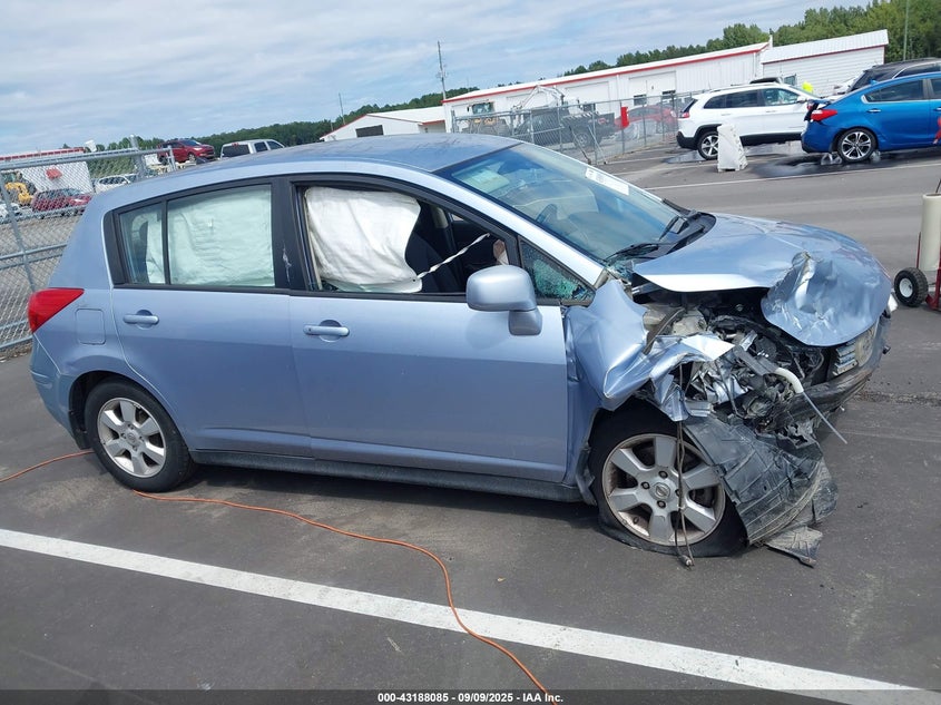 2009 Nissan Versa 1.8Sl VIN: 3N1BC13E09L410085 Lot: 43188085