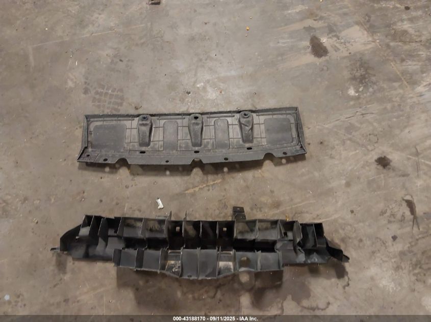 2009 Toyota Yaris VIN: JTDBT903291324881 Lot: 43188170