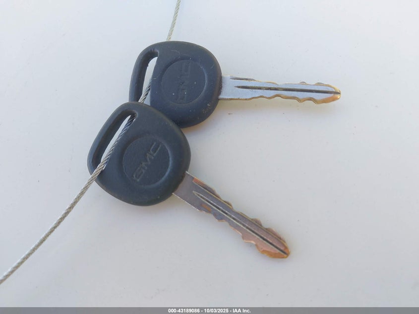 2000 GMC Yukon Slt VIN: 1GKEK13T9YJ208139 Lot: 43189086