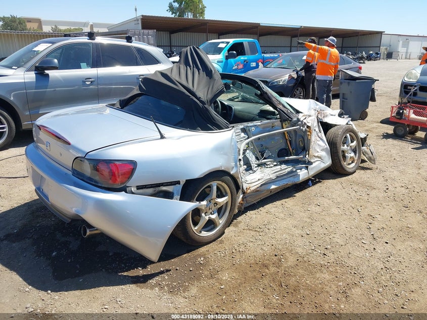 JHMAP11442T006536 2002 HONDA S2000 photo no. 4