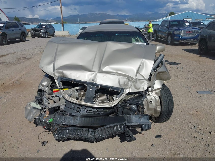 2004 Lincoln Town Car Signature VIN: 1LNHM81W04Y641354 Lot: 43189385