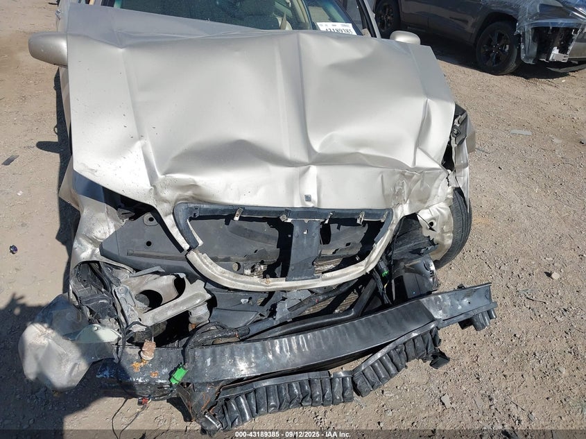 2004 Lincoln Town Car Signature VIN: 1LNHM81W04Y641354 Lot: 43189385