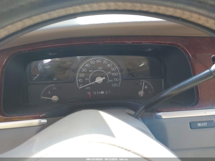 2004 LINCOLN TOWN CAR auction photo 7