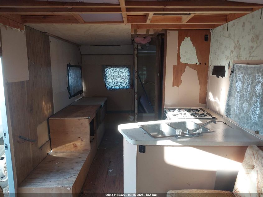 1984 GMC Cutaway Van G3500 VIN: 2GDJG31M5E4523541 Lot: 43189422