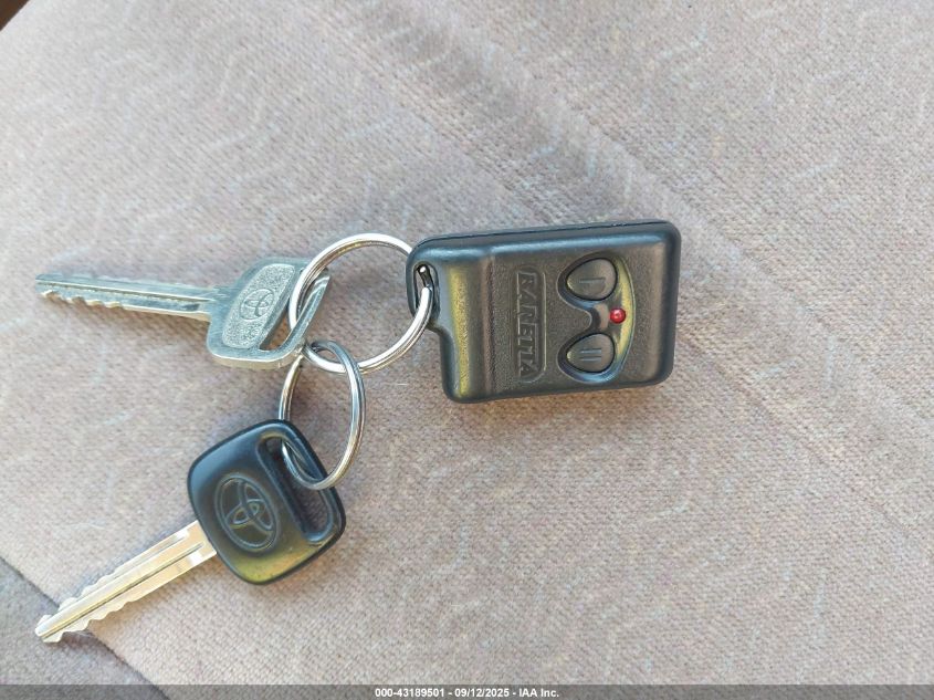 1998 Toyota Camry Le VIN: JT2BG28K4W0143881 Lot: 43189501