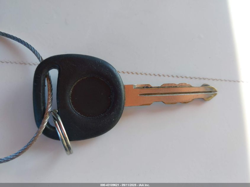 2005 Cadillac Escalade Standard VIN: 1GYEK63N85R261304 Lot: 43189621