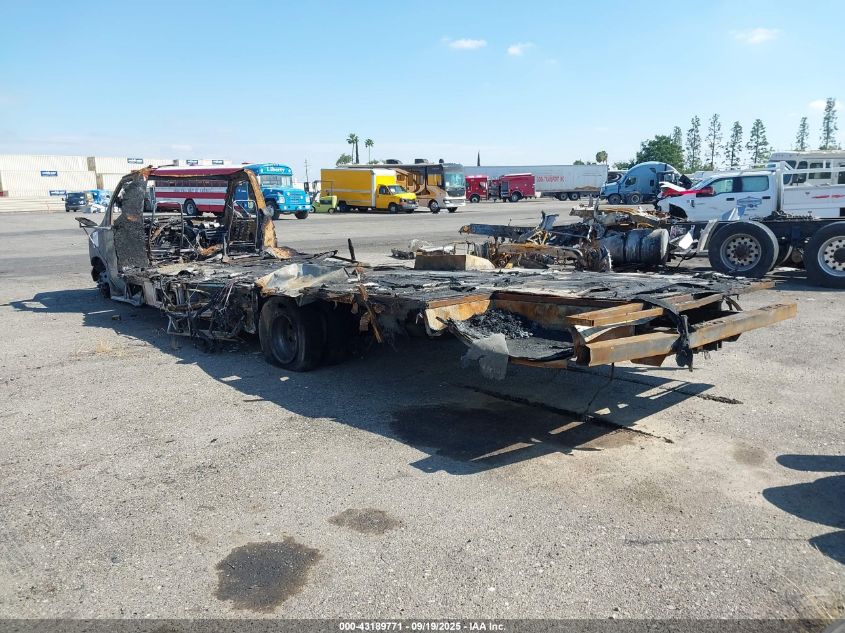 2001 Ford E-450 Cutaway Standard VIN: 1FDXE45S41HA69872 Lot: 43189771