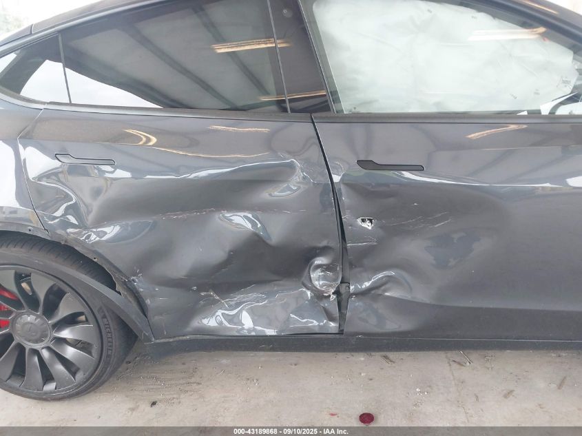 2022 Tesla Model Y Performance Dual Motor All-Wheel Drive VIN: 7SAYGDEF2NF485367 Lot: 43189868