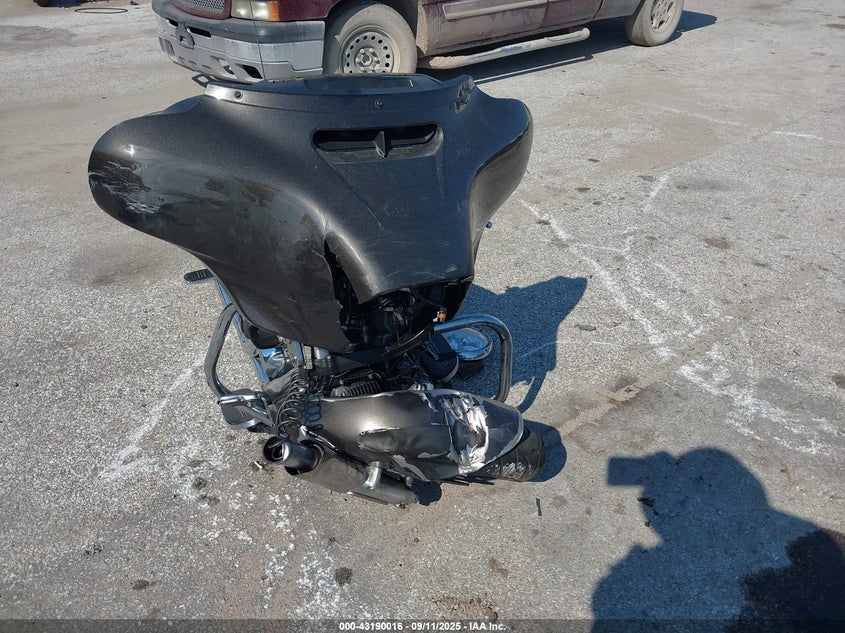 2021 HARLEY-DAVIDSON FLHX - 1HD1KBC11MB605491