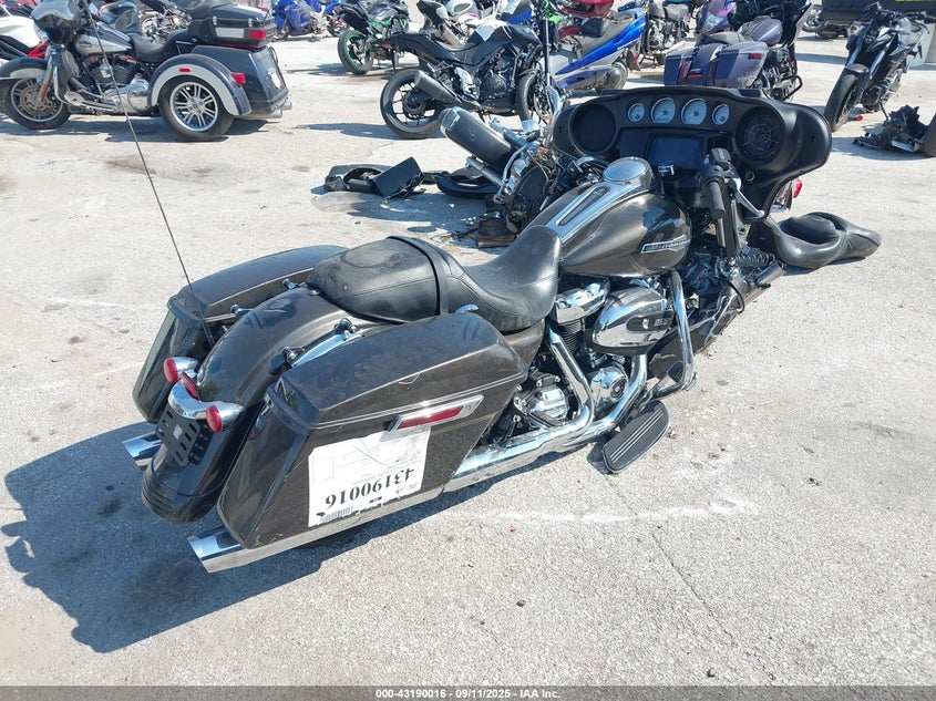 2021 HARLEY-DAVIDSON FLHX - 1HD1KBC11MB605491