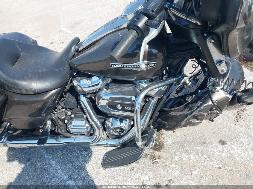 2021 HARLEY-DAVIDSON FLHX - 1HD1KBC11MB605491