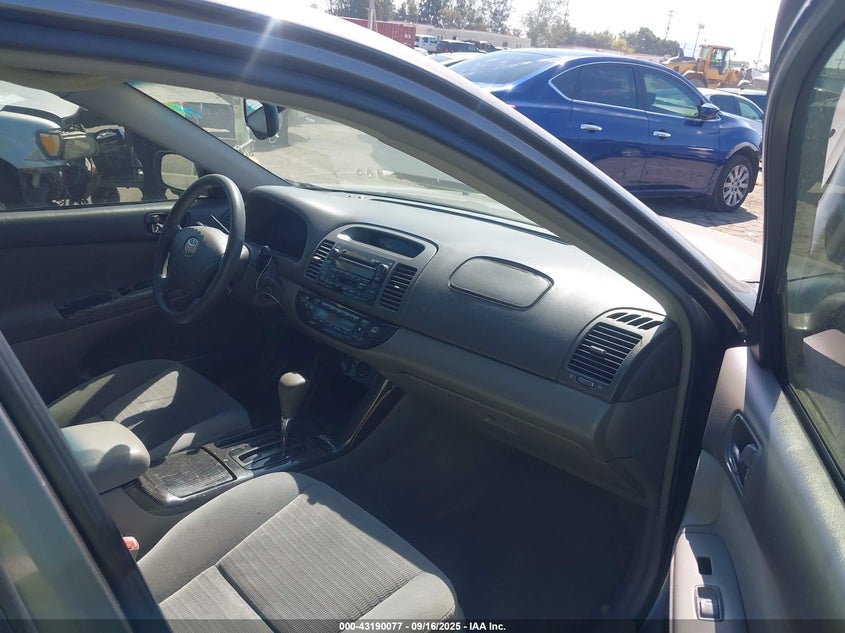 4T1BE32K45U955745 2005 TOYOTA CAMRY photo no. 5