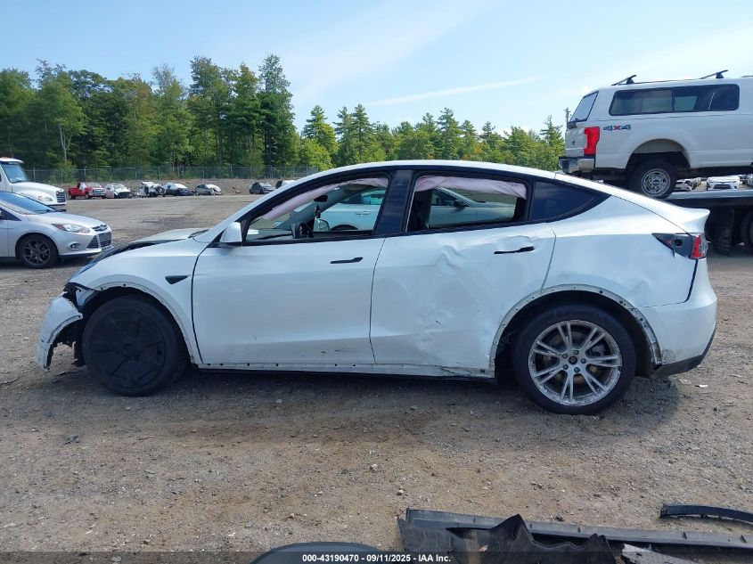2023 Tesla Model Y Awd/Long Range Dual Motor All-Wheel Drive VIN: 7SAYGDEE8PA126452 Lot: 43190470