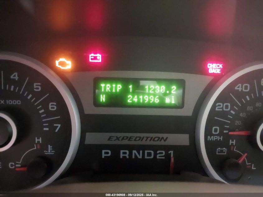 2005 Ford Expedition Eddie Bauer/King Ranch VIN: 1FMFU18585LA02939 Lot: 43190908