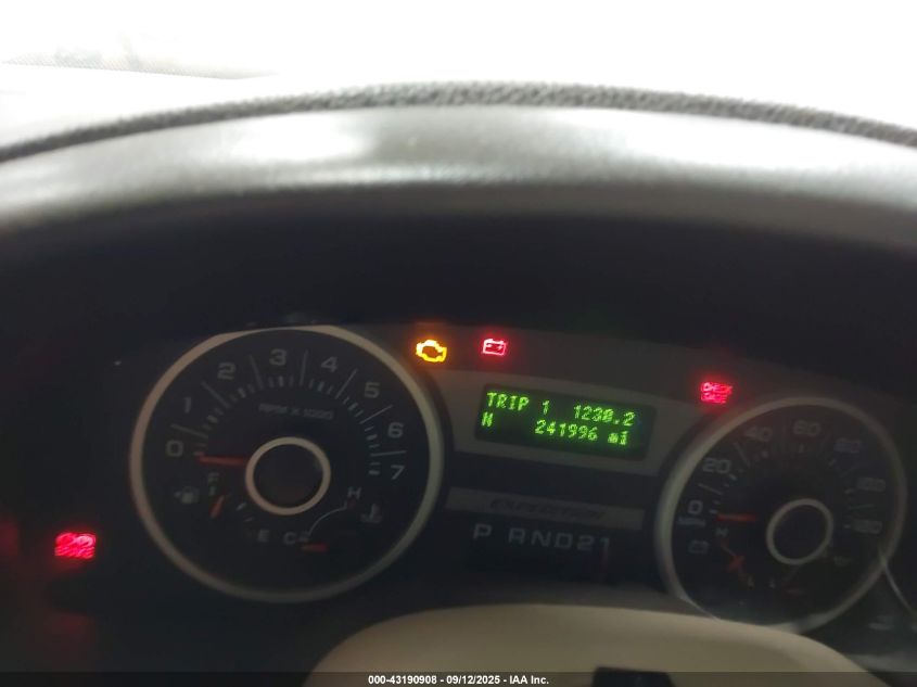 2005 Ford Expedition Eddie Bauer/King Ranch VIN: 1FMFU18585LA02939 Lot: 43190908