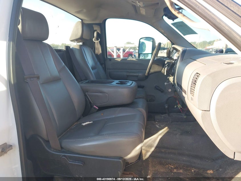 2008 Chevrolet Silverado 2500Hd Work Truck VIN: 1GCHK24K38E106364 Lot: 43190974