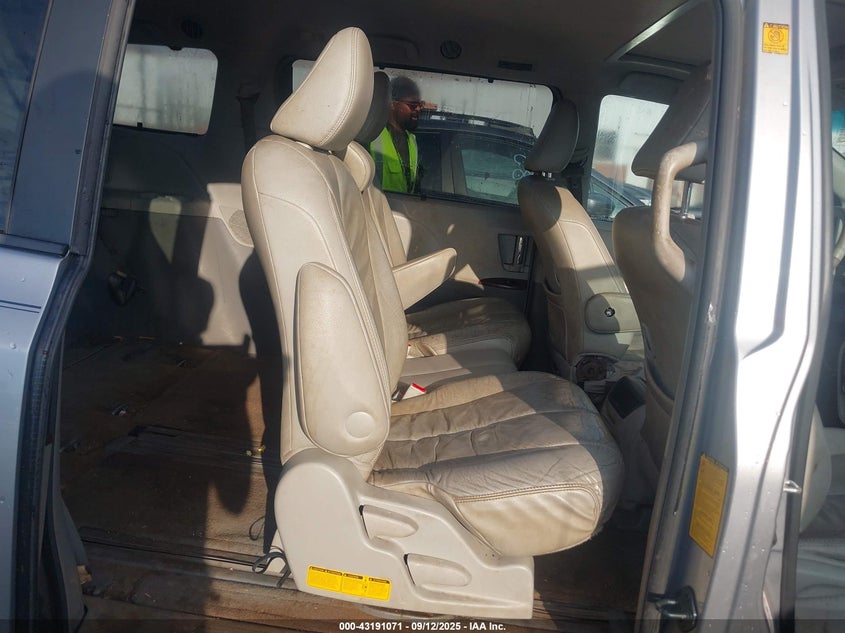 2011 Toyota Sienna Xle V6 VIN: 5TDYK3DC3BS119342 Lot: 43191071