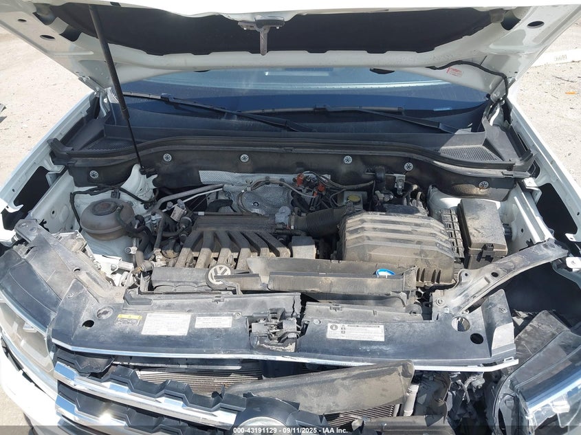 2018 Volkswagen Atlas 3.6L V6 Sel VIN: 1V2ER2CAXJC523892 Lot: 43191129