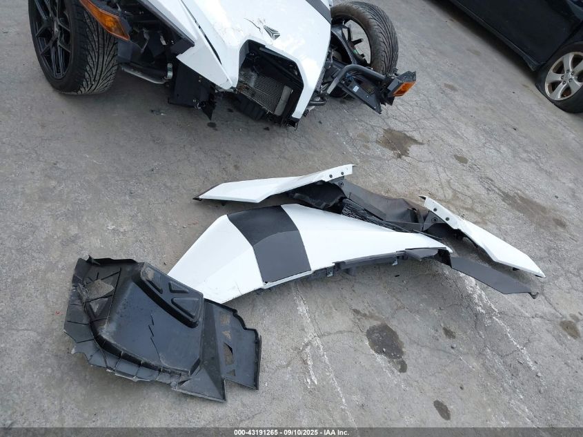 2021 Polaris Slingshot S With Technology Package VIN: 57XAATHDXM8145989 Lot: 43191265