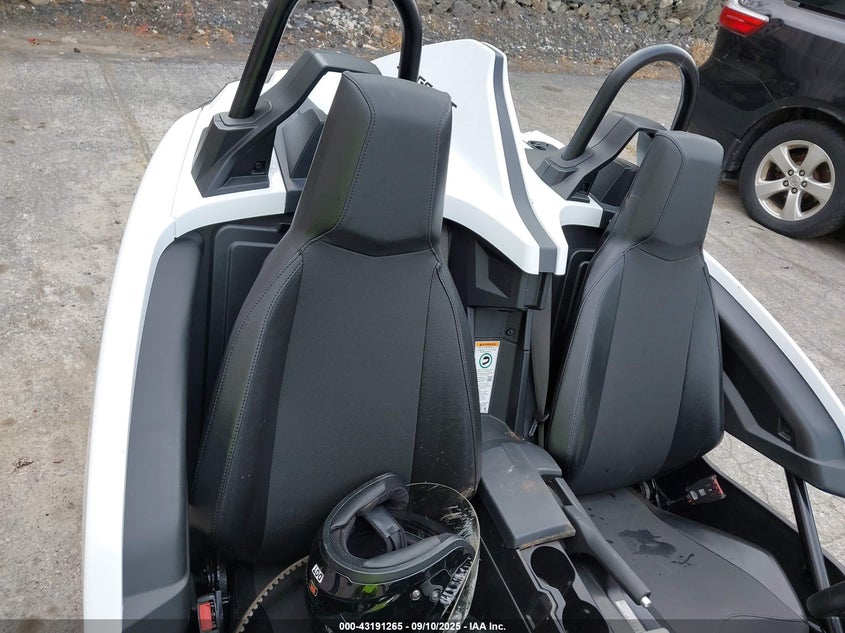 2021 Polaris Slingshot S With Technology Package VIN: 57XAATHDXM8145989 Lot: 43191265
