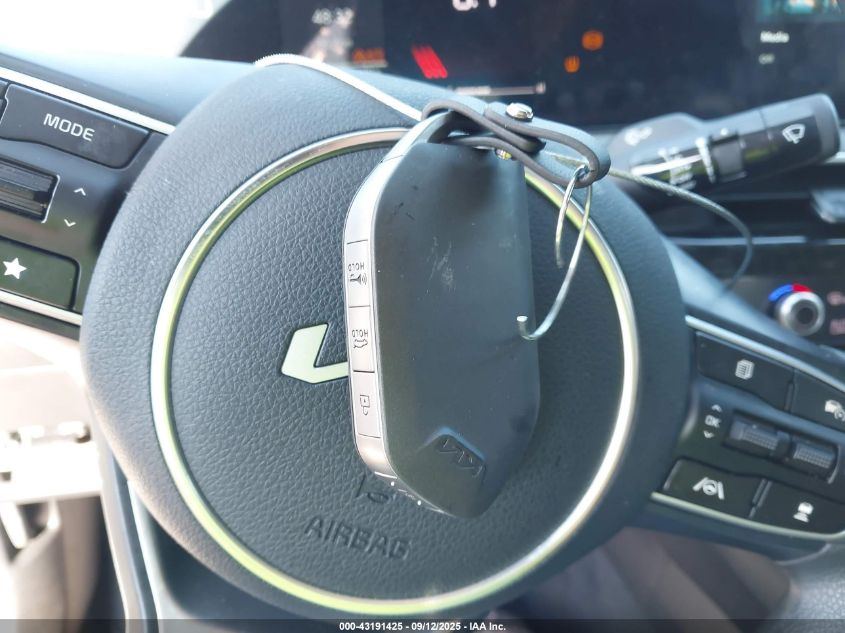 2025 Kia K5 Lxs VIN: KNAG24J7XS5296613 Lot: 43191425