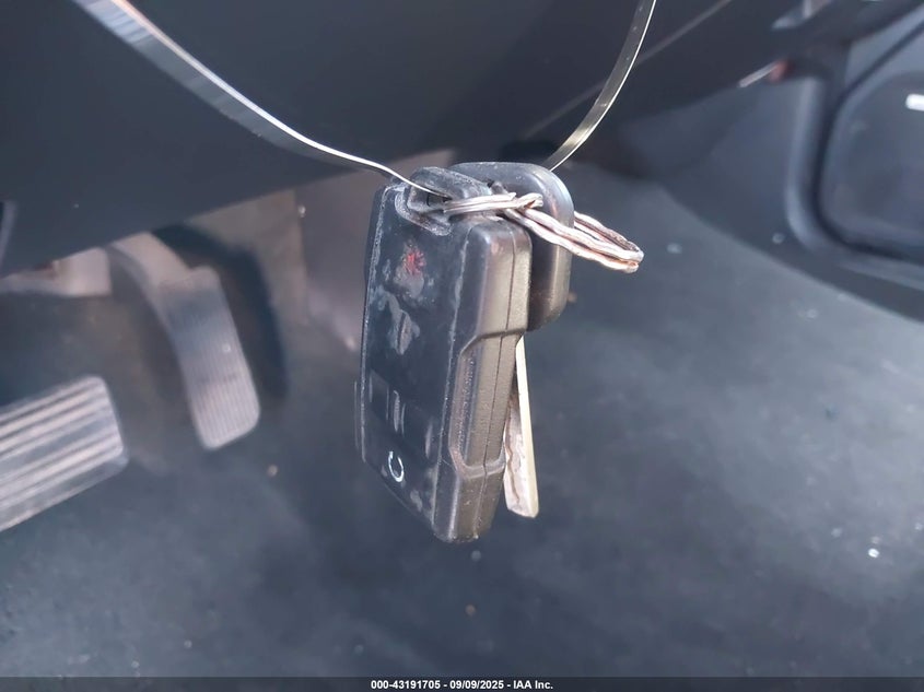 2017 Chevrolet Silverado 1500 2Lt VIN: 3GCUKREC4HG119020 Lot: 43191705